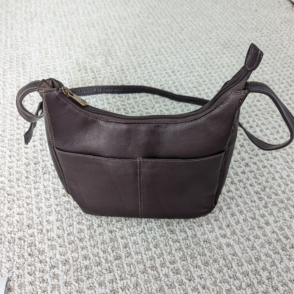 Le Donne Hobo Style Crossbody Handbag
